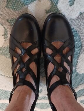 Rockport Sz 9, Adrina Leather Strappy Black Heel, 1 1/2" Heel.